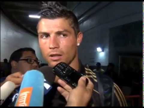 Cristiano Ronaldo entrevista corrige periodista gracioso. «Cristiano estas concentrado»? completo
